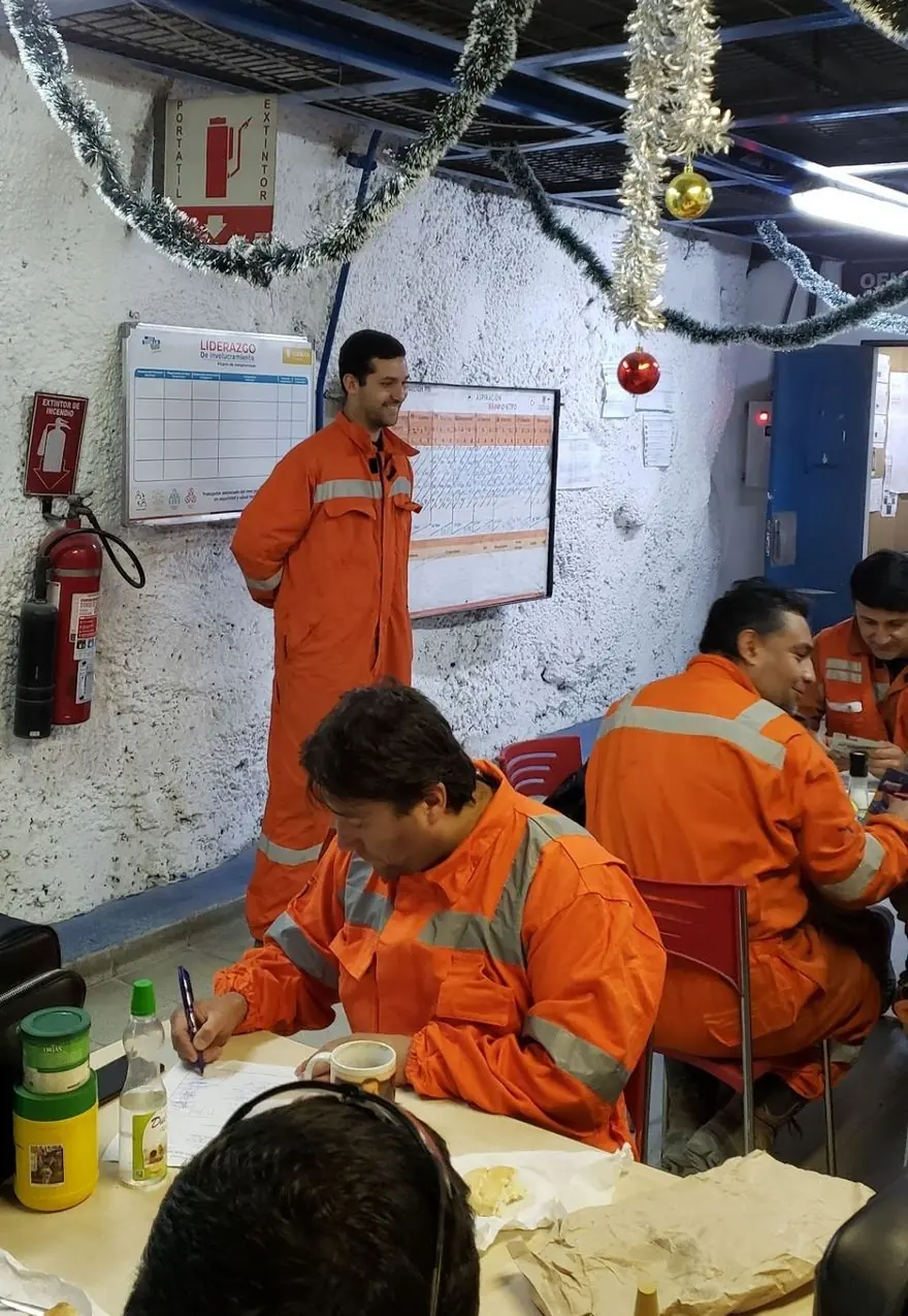 Pacífico Superior, diciembre 2019 — El desayuno del regreso a producción, junto al equipo del reinicio.